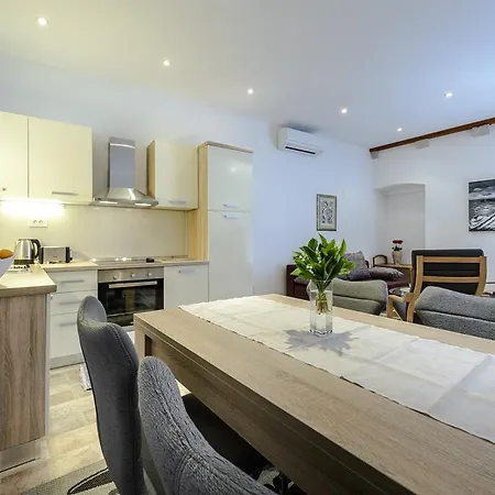 Riva Apartamento Cavtat