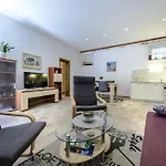 Riva Apartament *